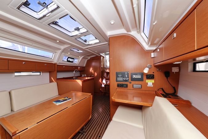 Bavaria Cruiser 37 | Sun Course