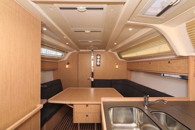 Bavaria Cruiser 37 | Jazz Band
