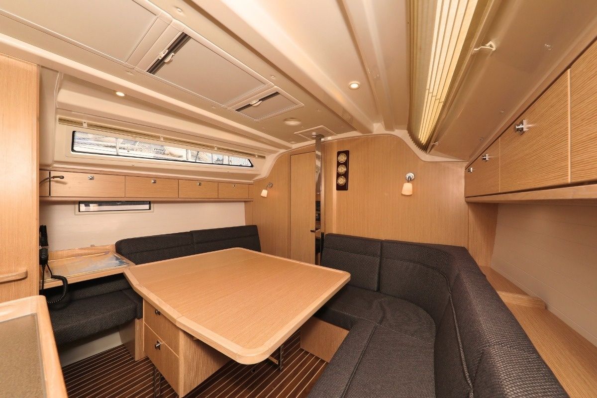 Bavaria Cruiser 37 | Jazz Band