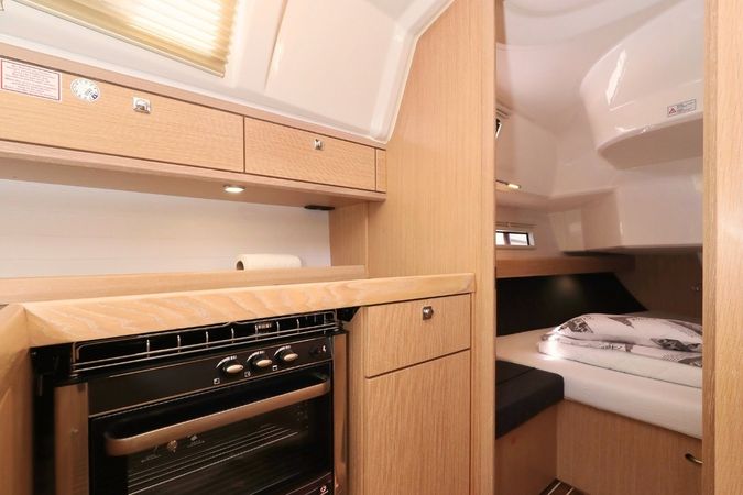 Bavaria Cruiser 37 | Jazz Band