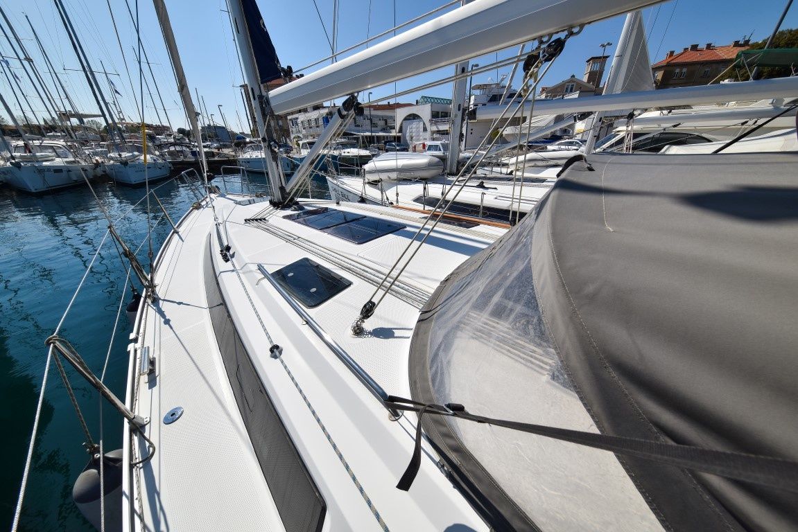 Bavaria Cruiser 37 | Viviana
