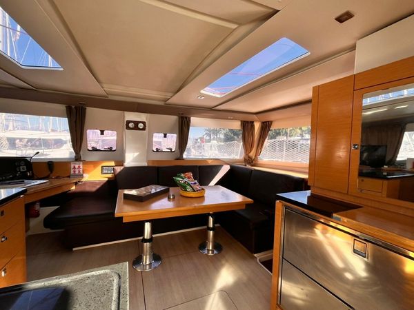 Fountaine Pajot Helia 44 | Lycia