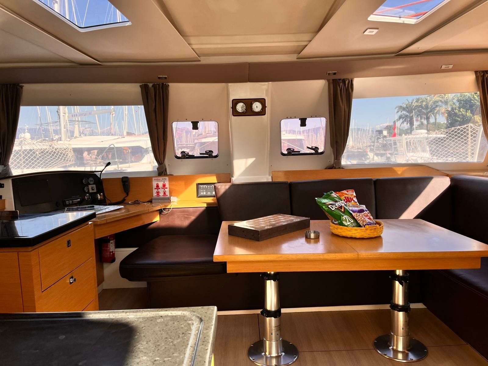 Fountaine Pajot Helia 44 | Lycia