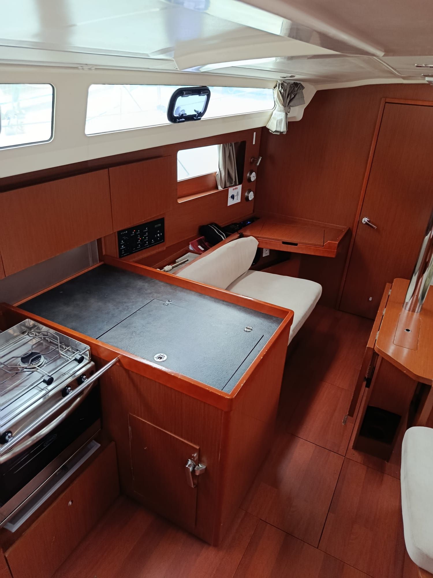 Beneteau Oceanis 41.1 | Vera