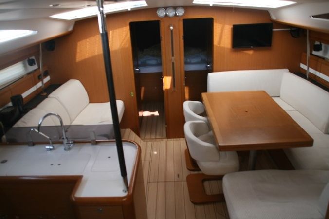 Jeanneau 53 | Trinity