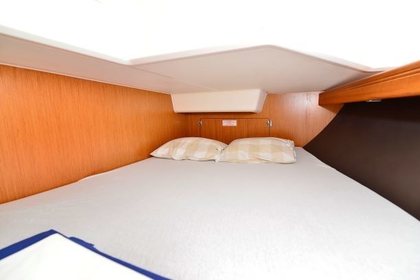 Bavaria Cruiser 37 | Blue Tone