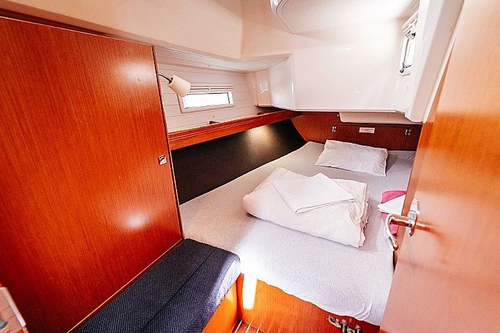 Bavaria Cruiser 37 | Blue Tone