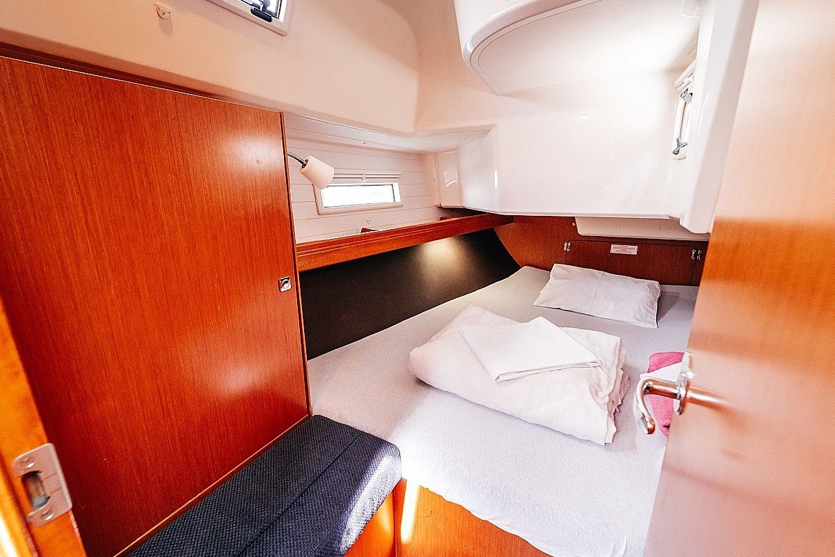 Bavaria Cruiser 37 | Blue Tone