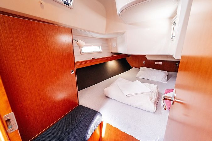 Bavaria Cruiser 37 | Blue Tone