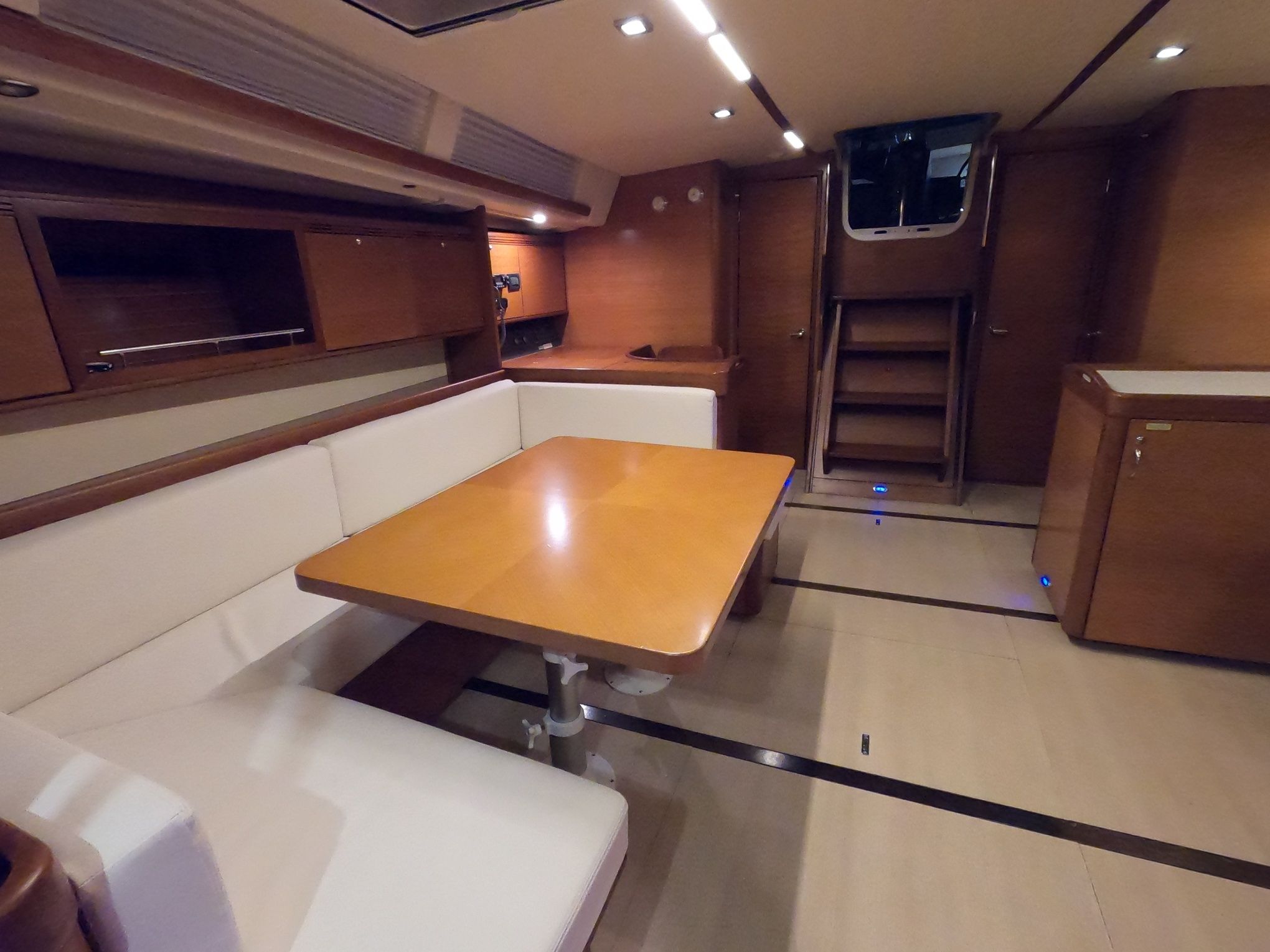 Dufour 525 | Rainbow