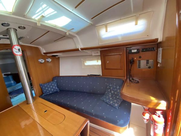 Beneteau Oceanis Clipper 323 | Zippy