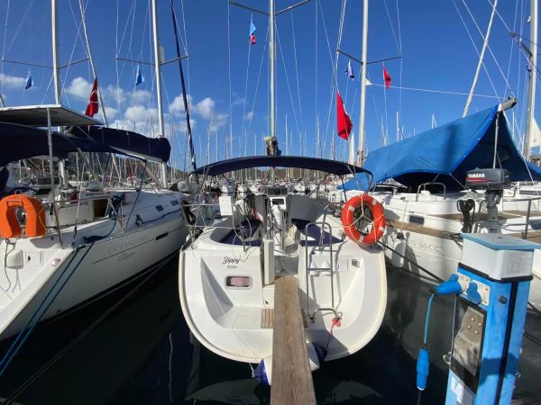 Beneteau Oceanis Clipper 323 | Zippy