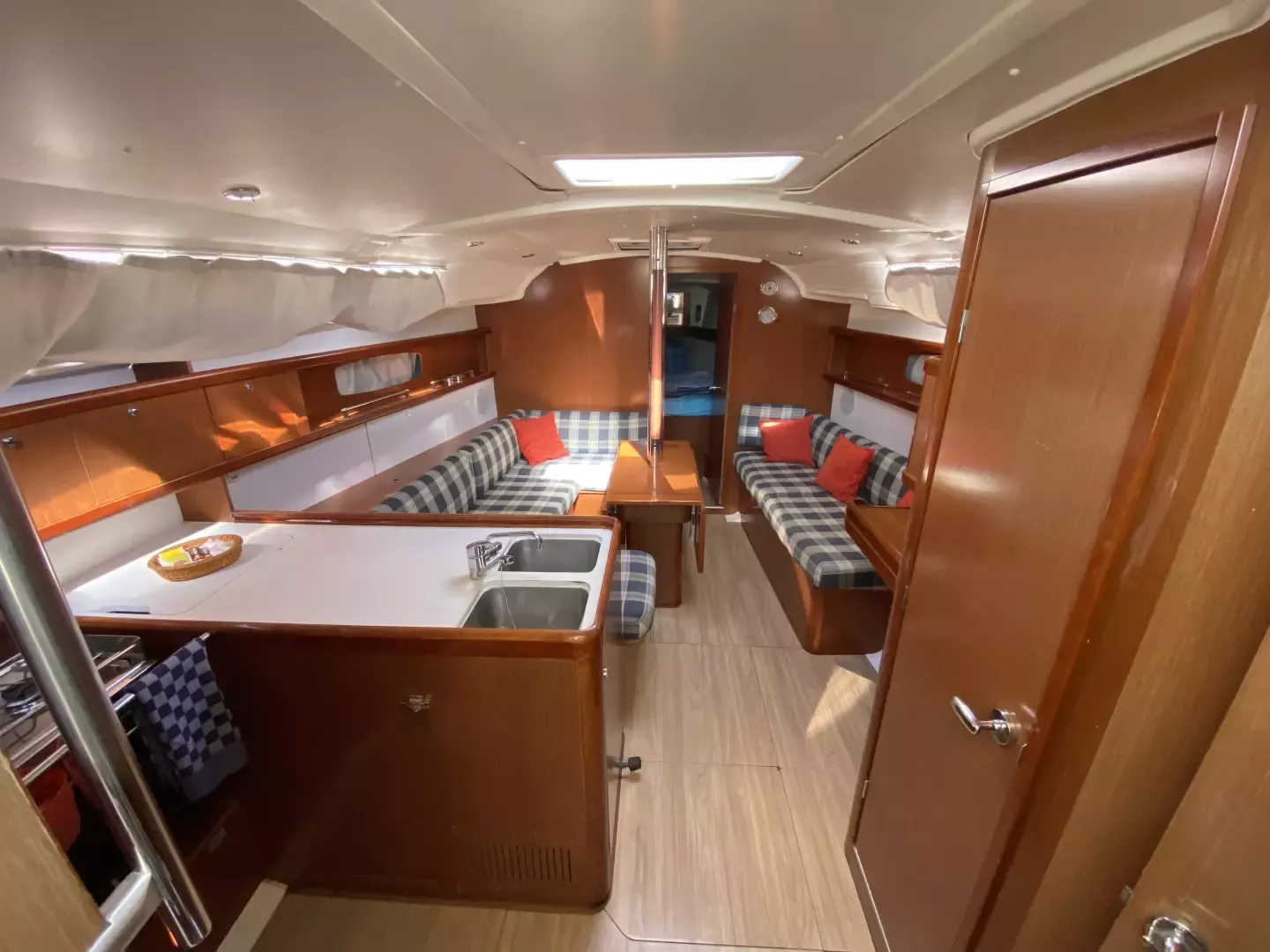 Beneteau Oceanis 37 | Glen Rosa