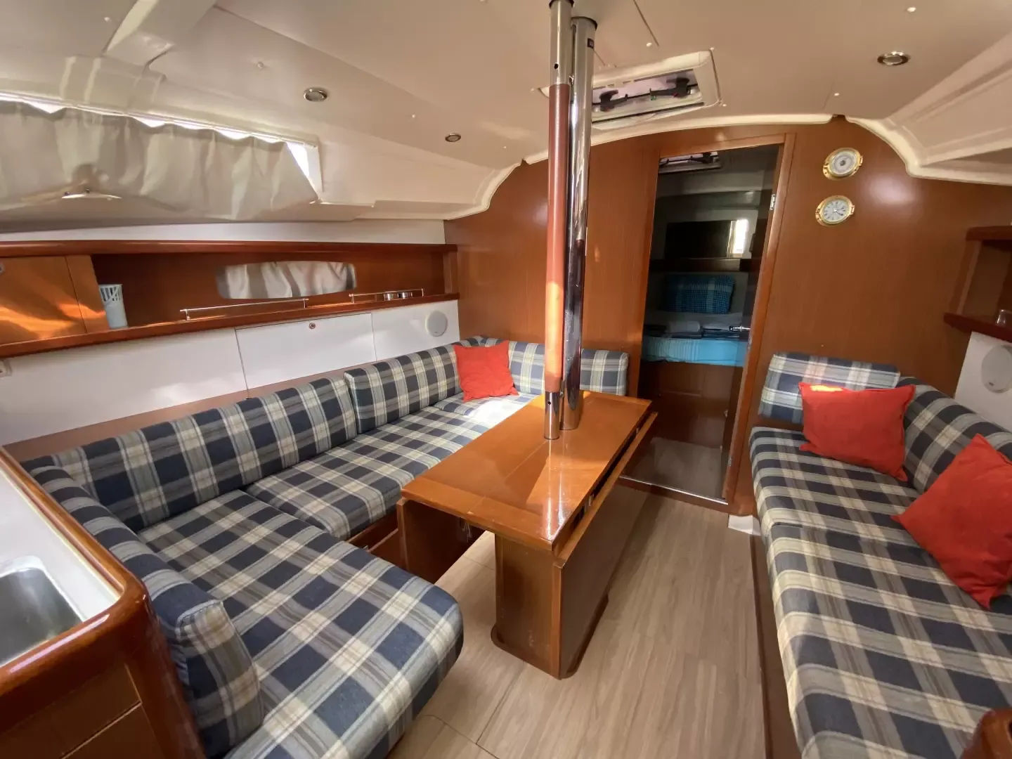 Beneteau Oceanis 37 | Glen Rosa