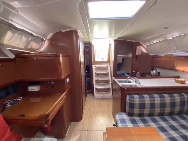 Beneteau Oceanis 37 | Glen Rosa