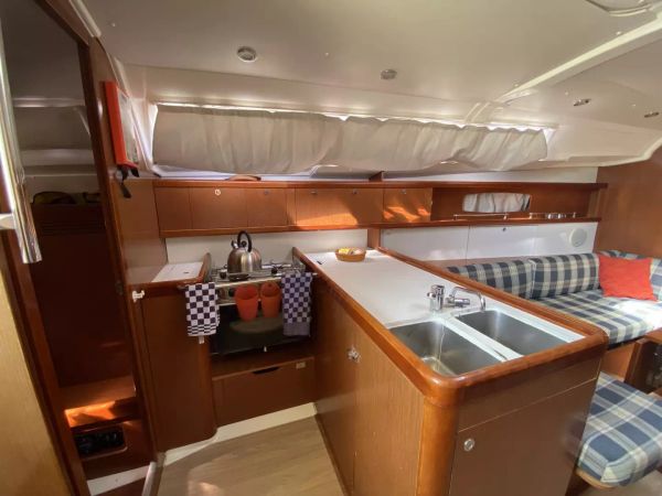 Beneteau Oceanis 37 | Glen Rosa