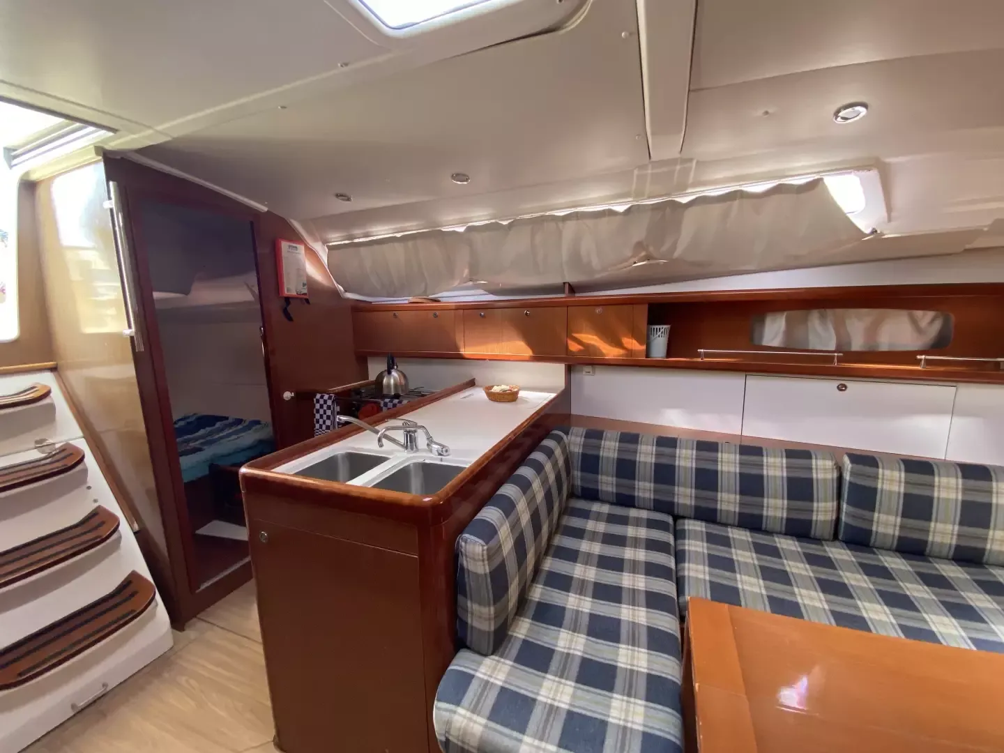 Beneteau Oceanis 37 | Glen Rosa