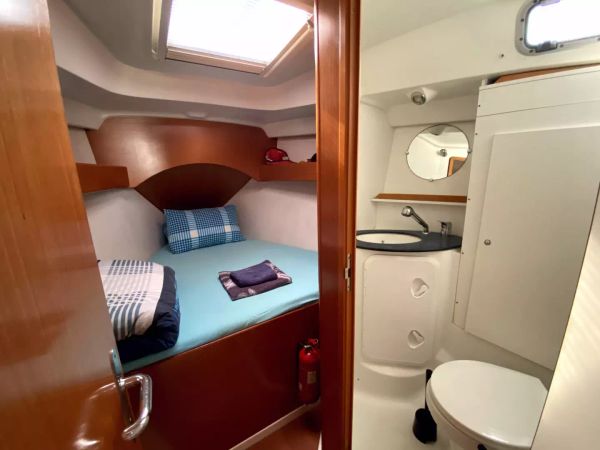 Beneteau Cyclades 39.3 | Six Pack