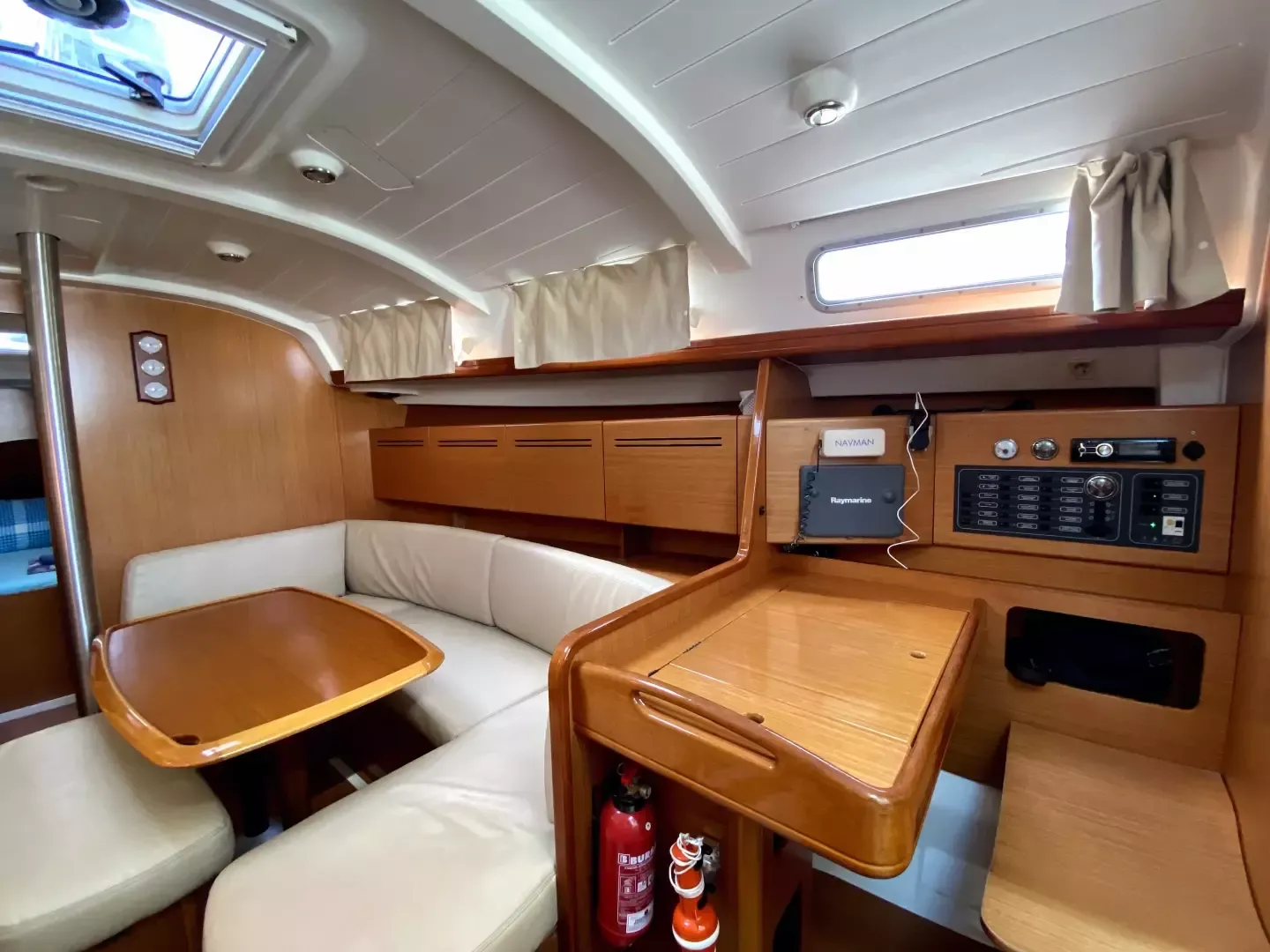 Beneteau Cyclades 39.3 | Six Pack