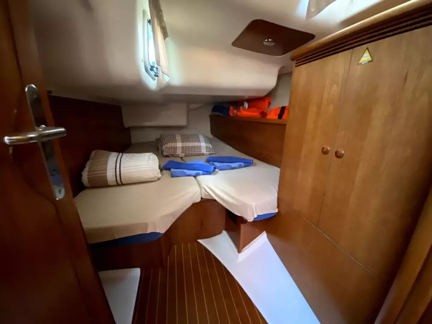 Beneteau Cyclades 39.3 | Six Pack