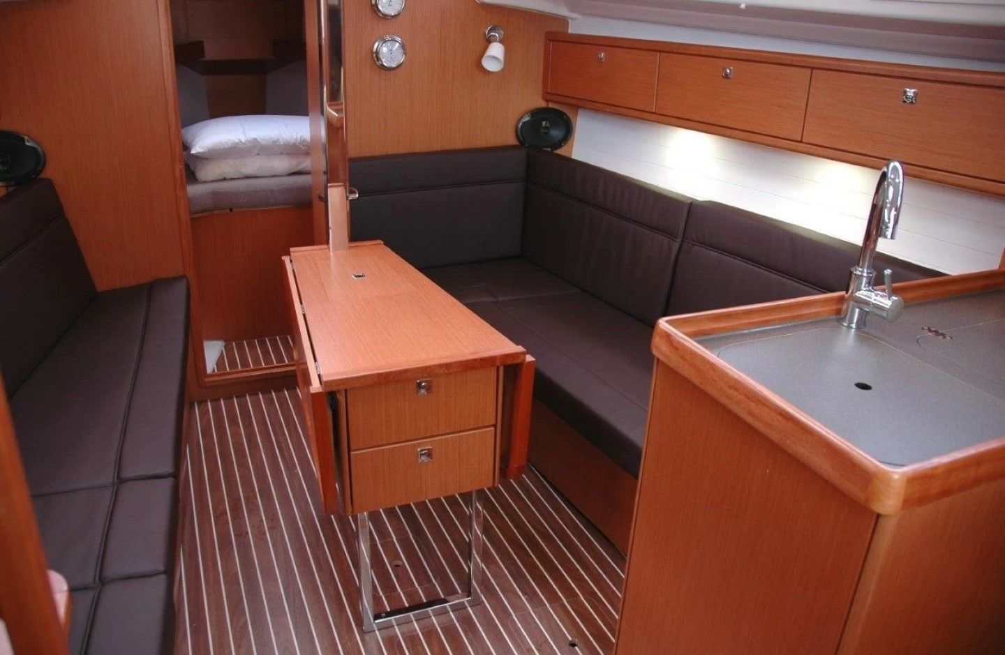 Bavaria Cruiser 33 | Kleeia