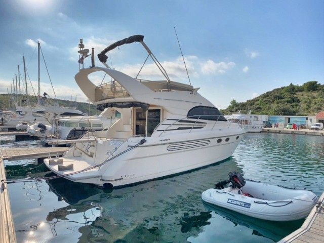 Fairline Phantom 40 | Julia