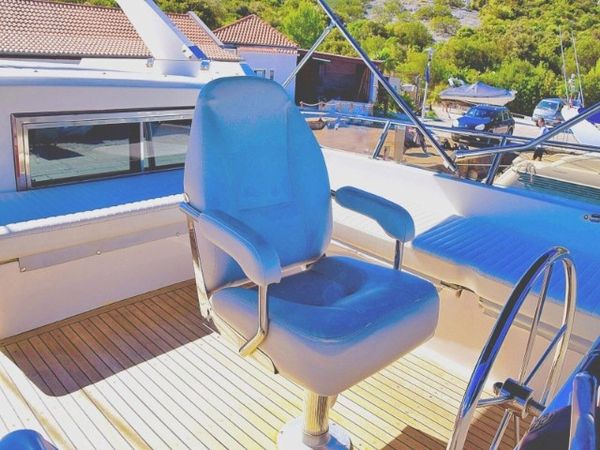 Yaretti 1570 | Grazia