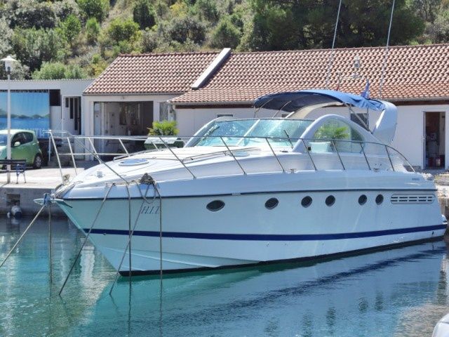 Fairline 48 | H.I.T.