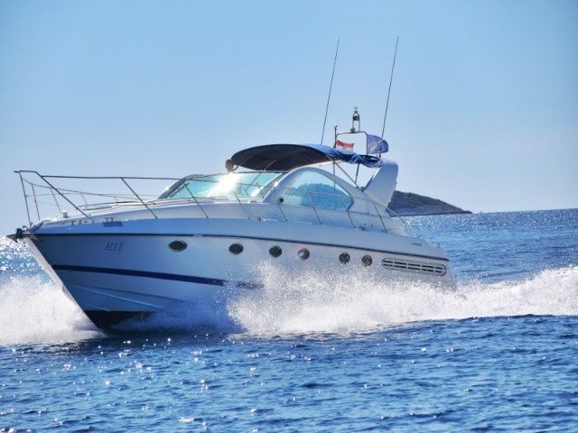 Fairline 48 | H.I.T.