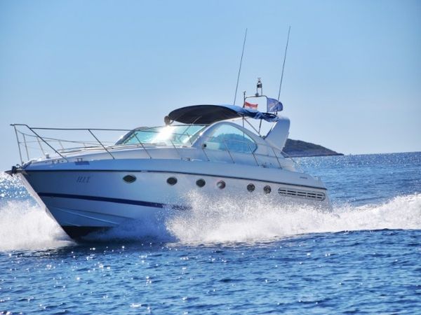 Fairline 48 | H.I.T.