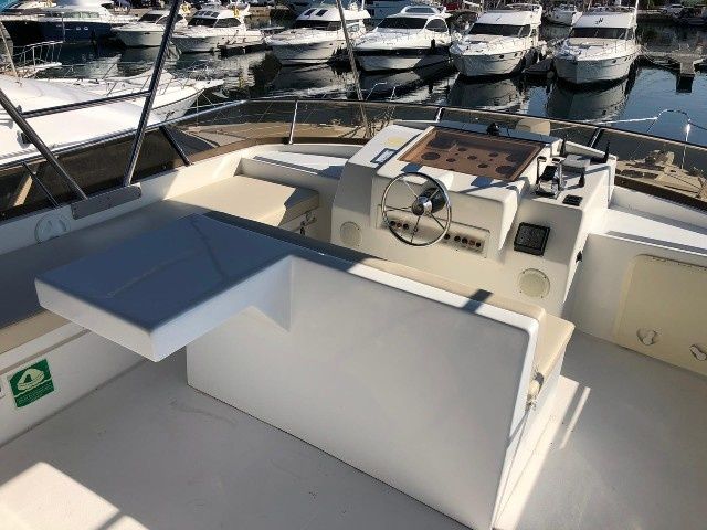 Yaretti 1910 | Royal