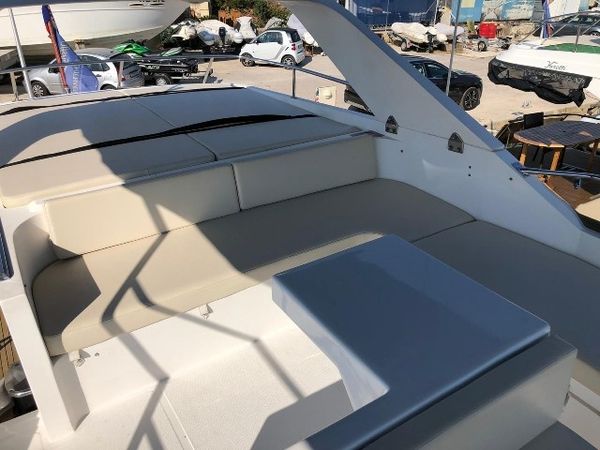 Yaretti 1910 | Royal