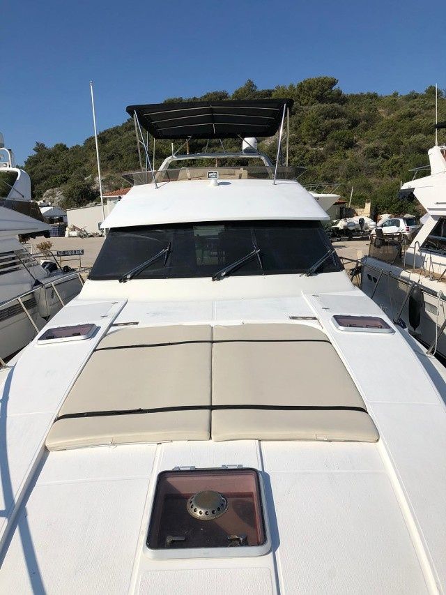 Yaretti 1910 | Royal