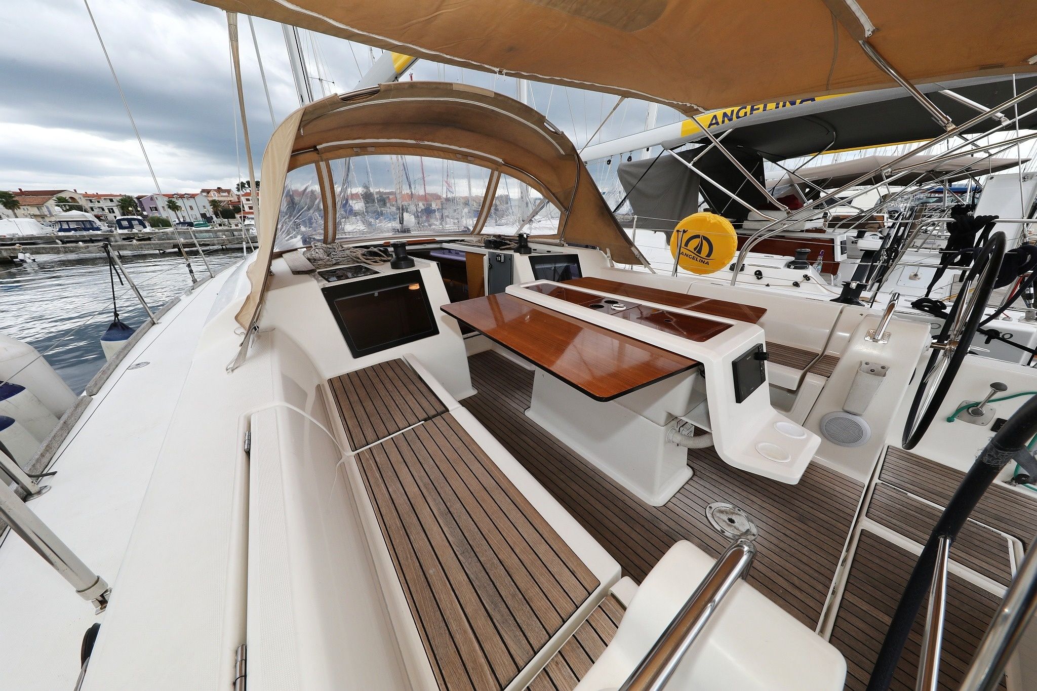 Dufour 412 | Phonix 2
