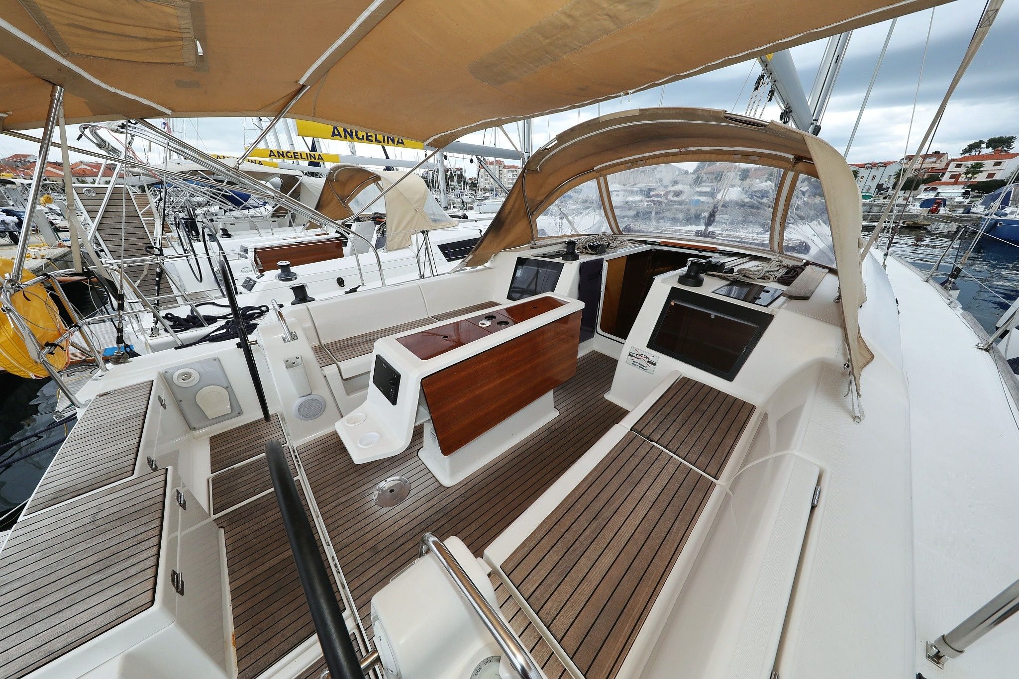 Dufour 412 | Phonix 2