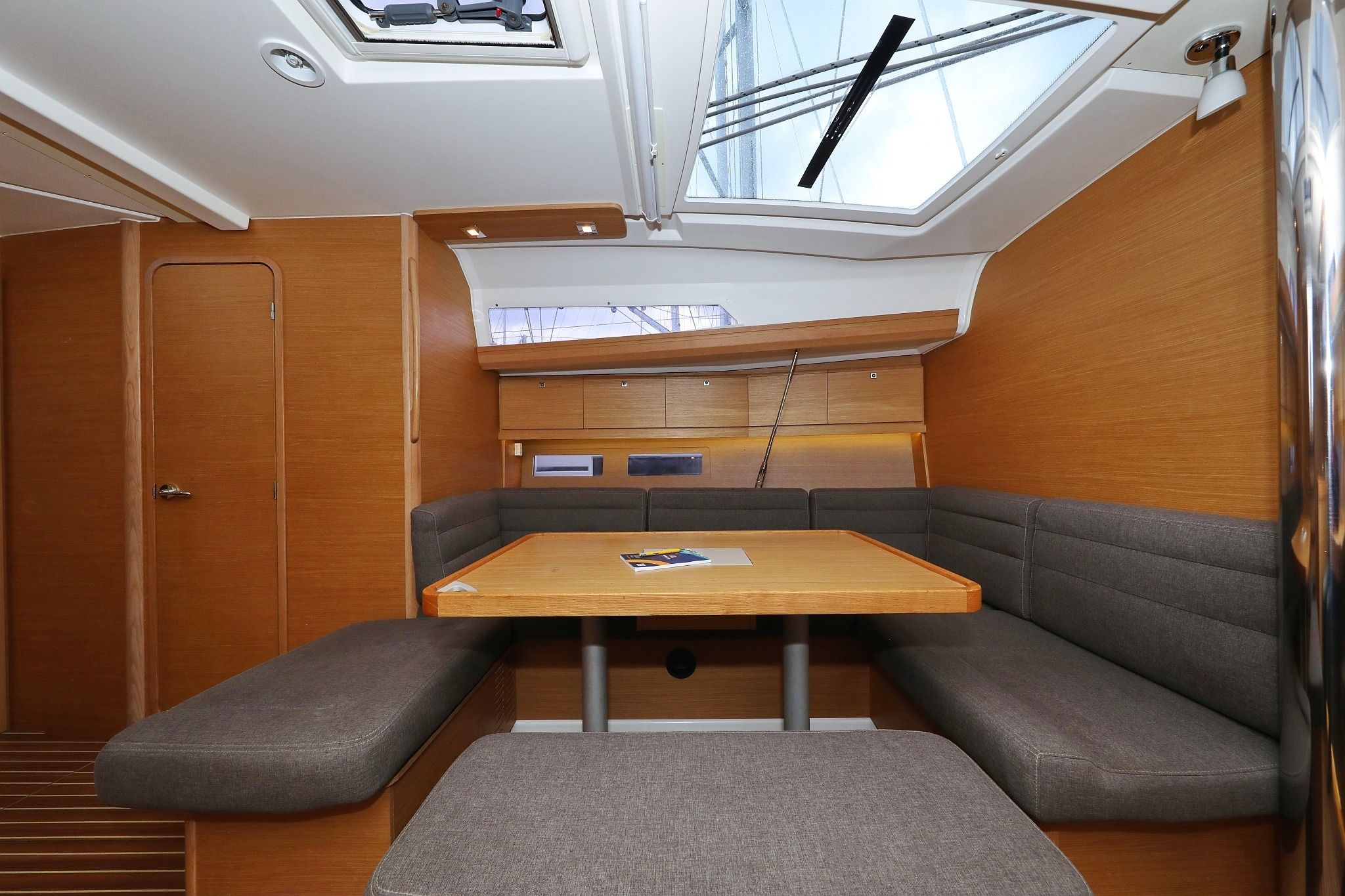 Dufour 412 | Phonix 2