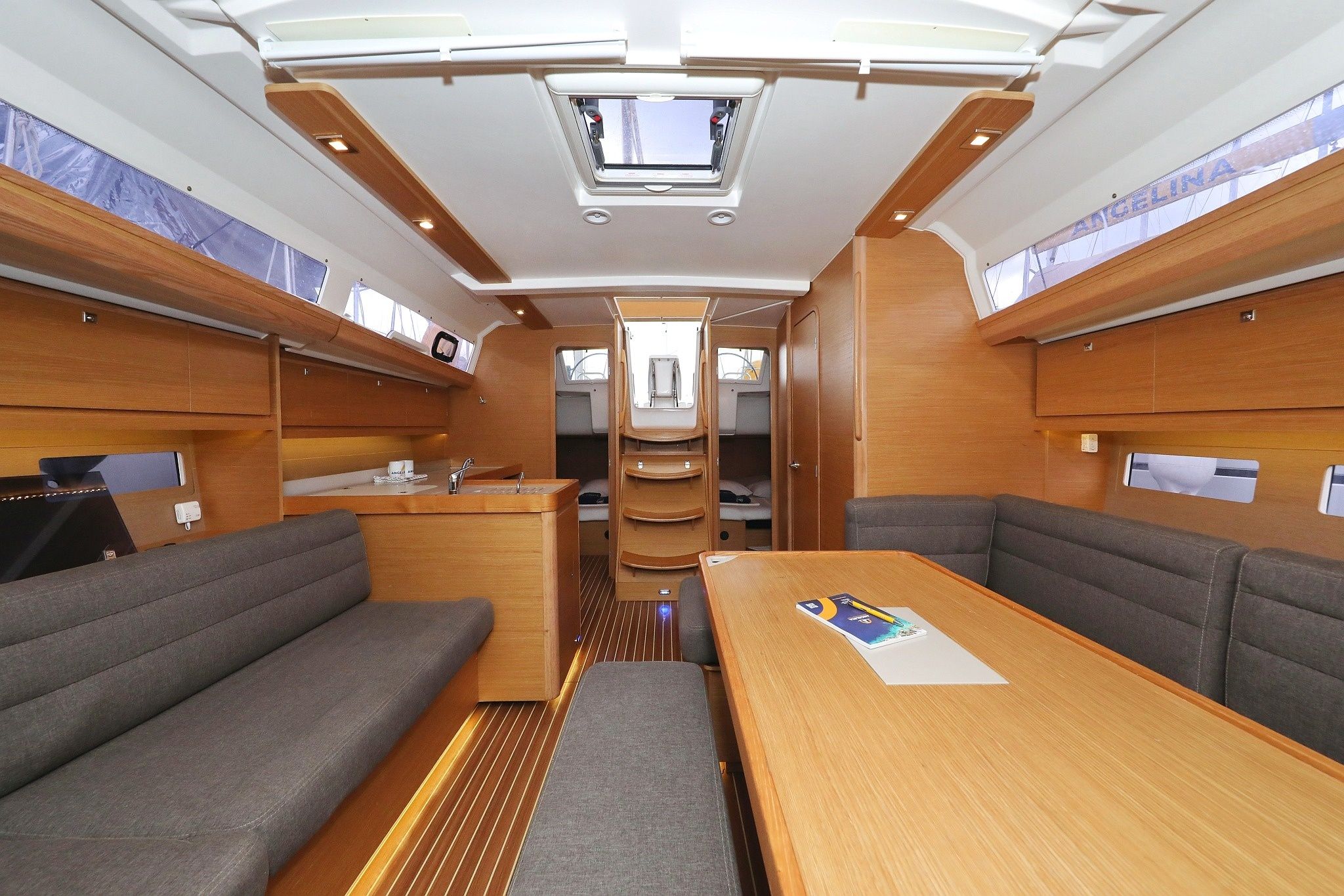 Dufour 412 | Phonix 2