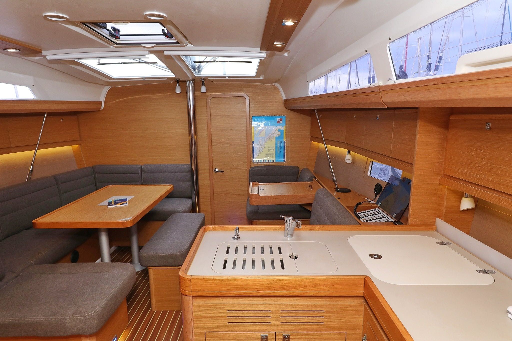 Dufour 412 | Phonix 2