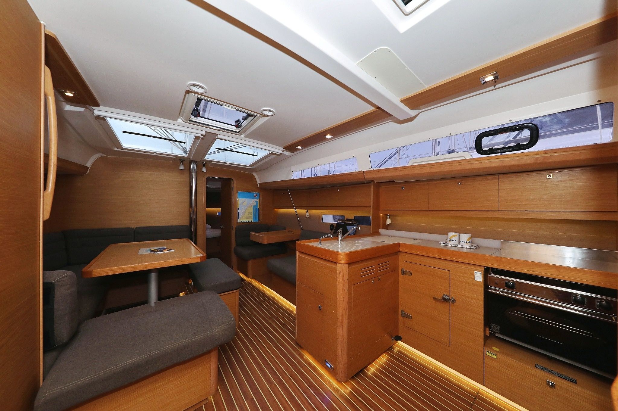 Dufour 412 | Phonix 2