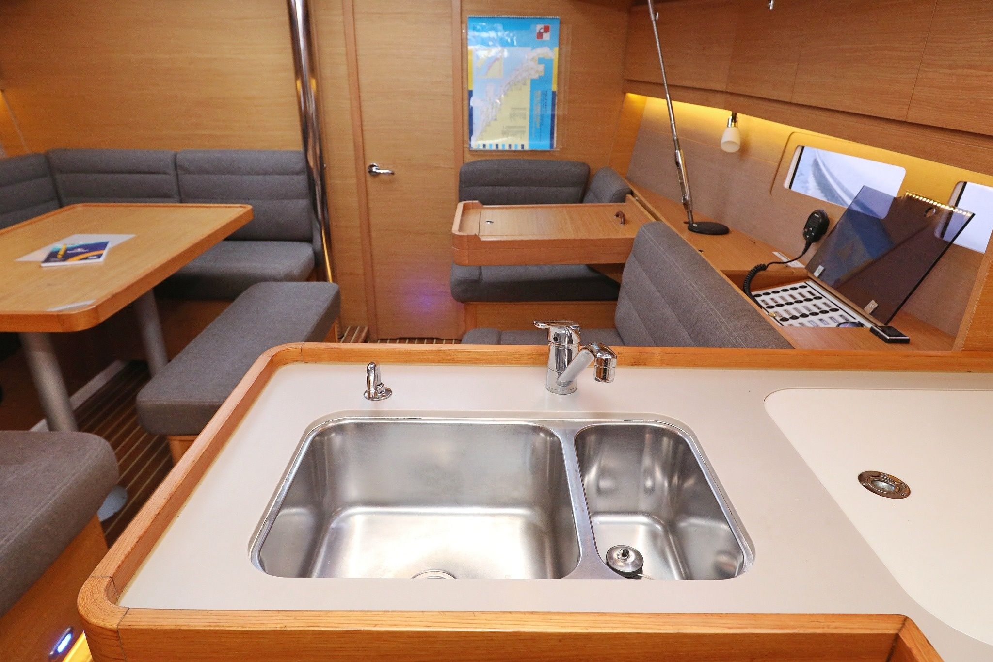 Dufour 412 | Phonix 2