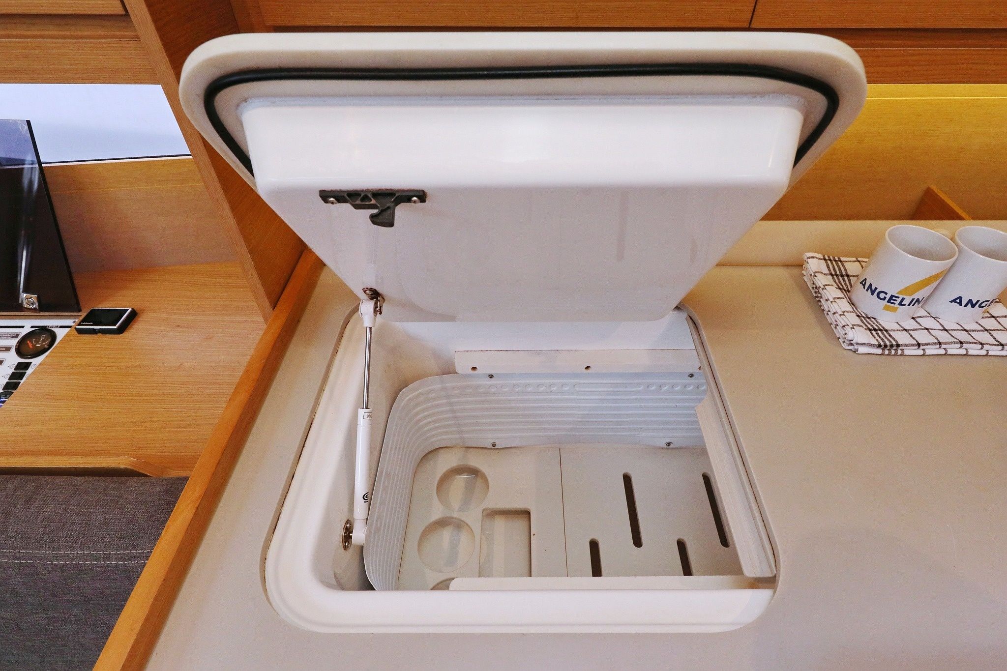 Dufour 412 | Phonix 2