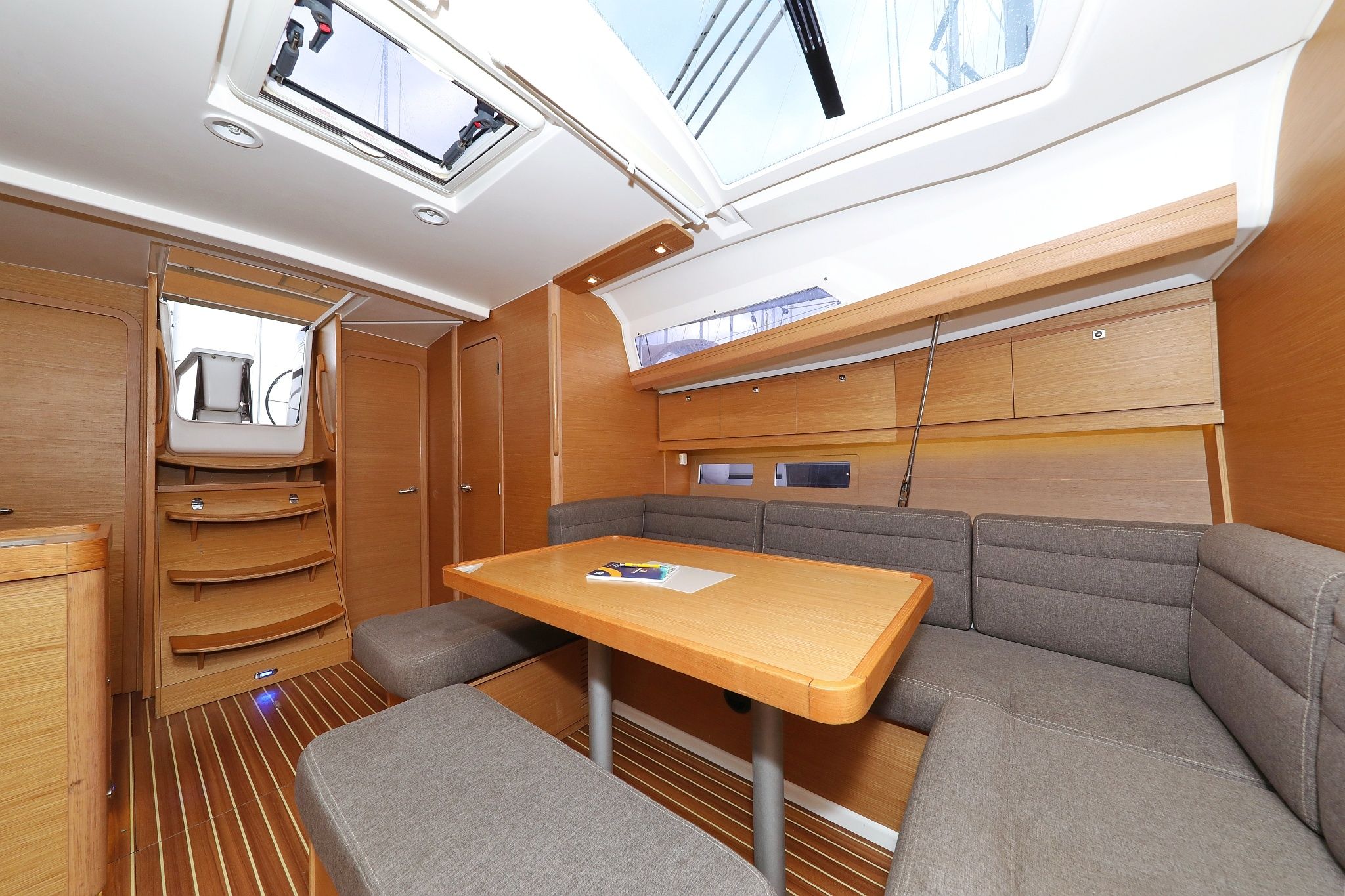 Dufour 412 | Black Pearl