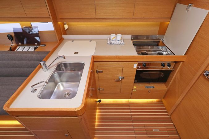 Dufour 412 | Black Pearl