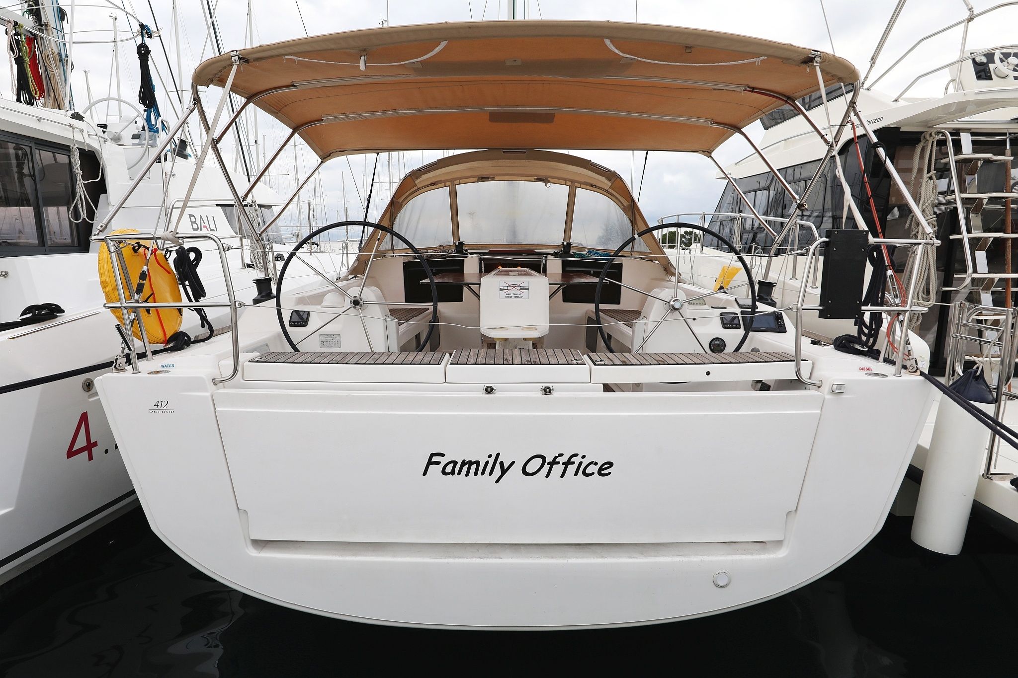 Dufour 412 | Family Office