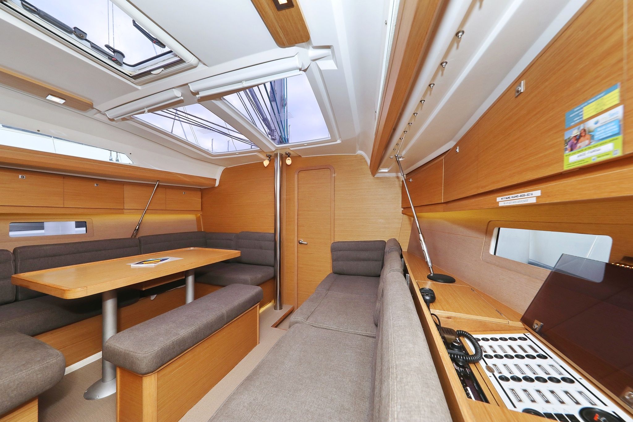 Dufour 412 | Family Office