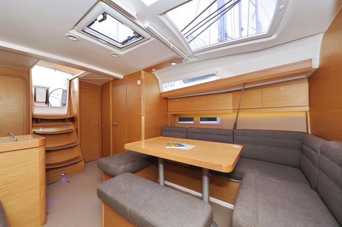 Dufour 412 | Family Office