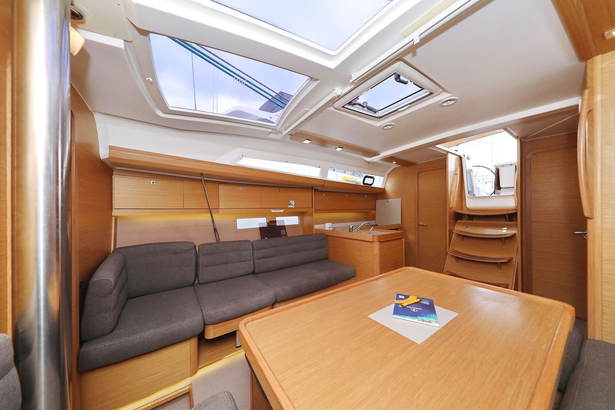Dufour 412 | Family Office