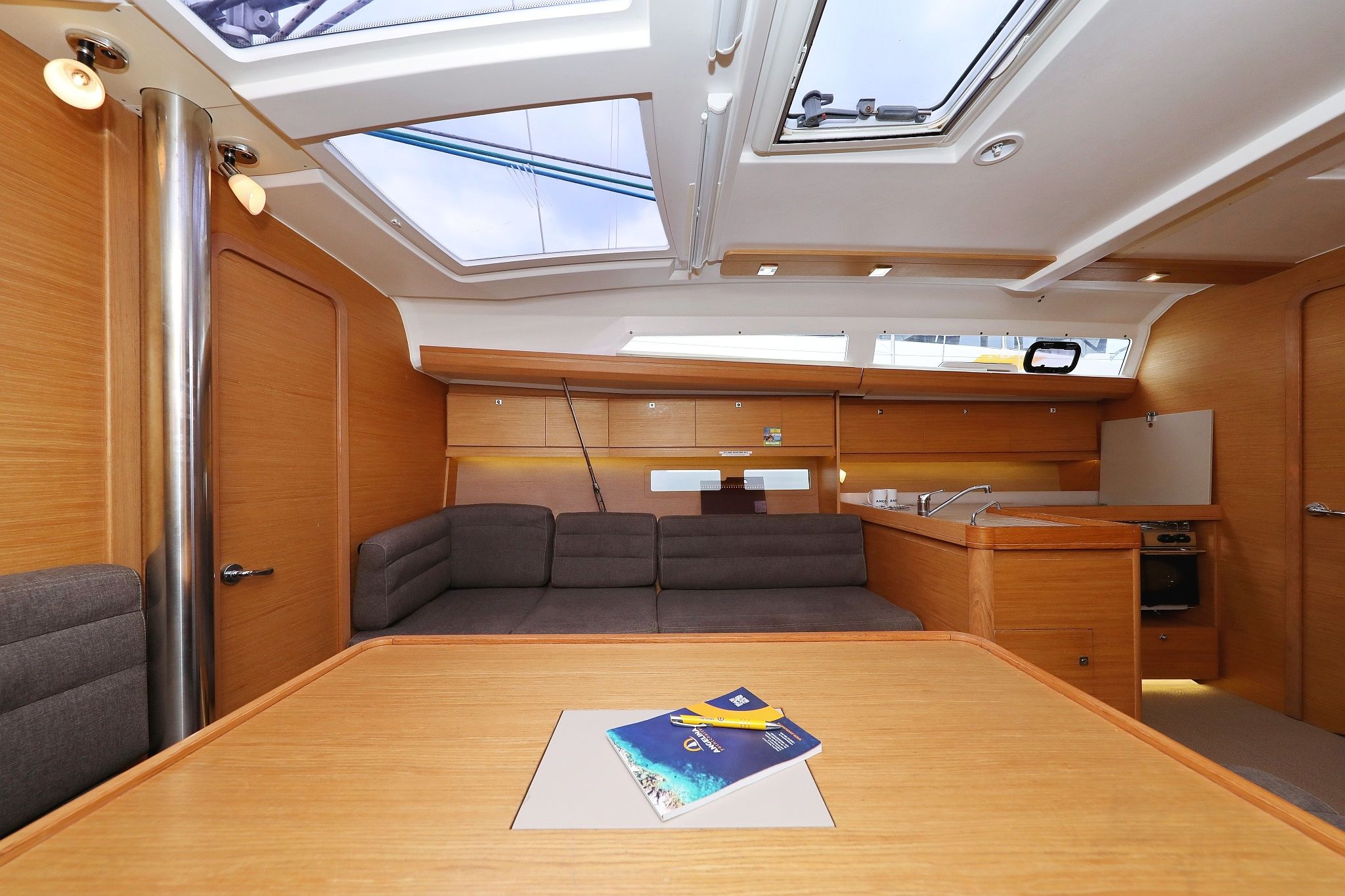 Dufour 412 | Family Office