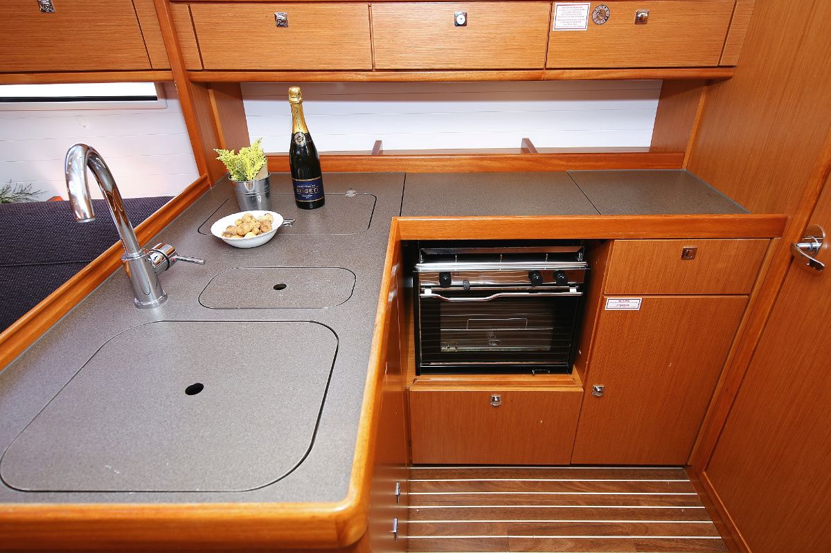 Bavaria Cruiser 37 | Oracle
