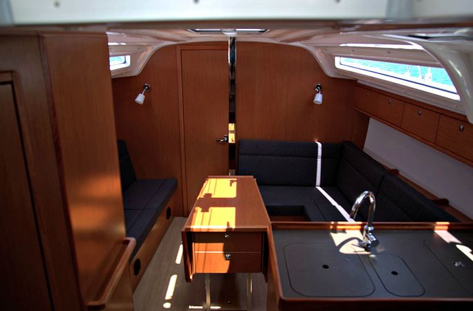Bavaria Cruiser 37 | Anemos